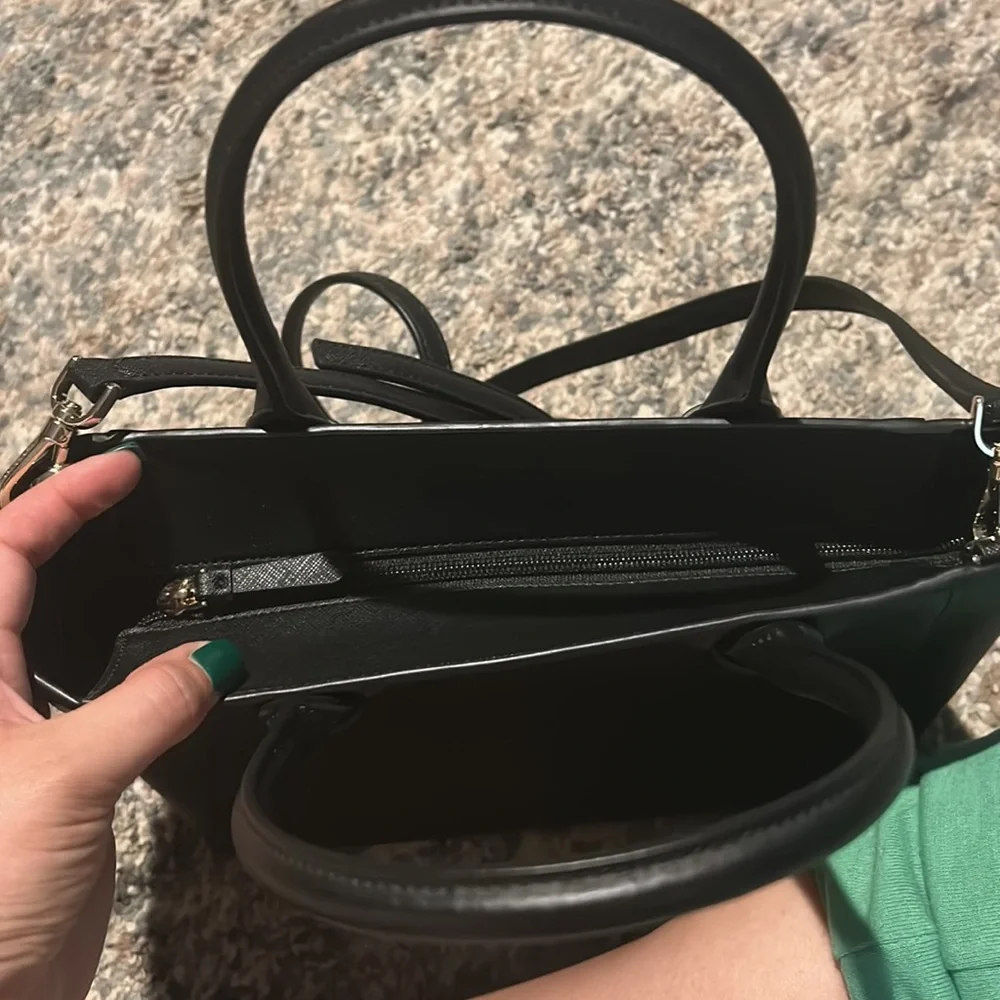 Kate Spade Black and Silver Crossbody Bag with Modern Elegance - Picture 12 of 12